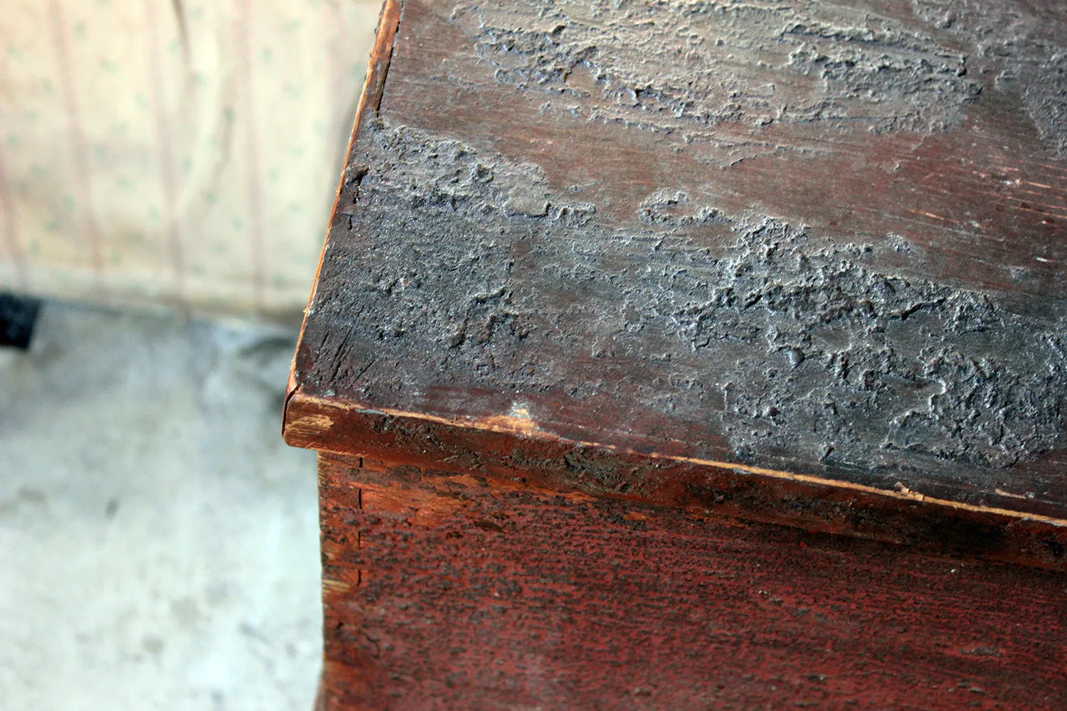 A Gorgeous George III Plum Painted Pine Mule Chest c.1800