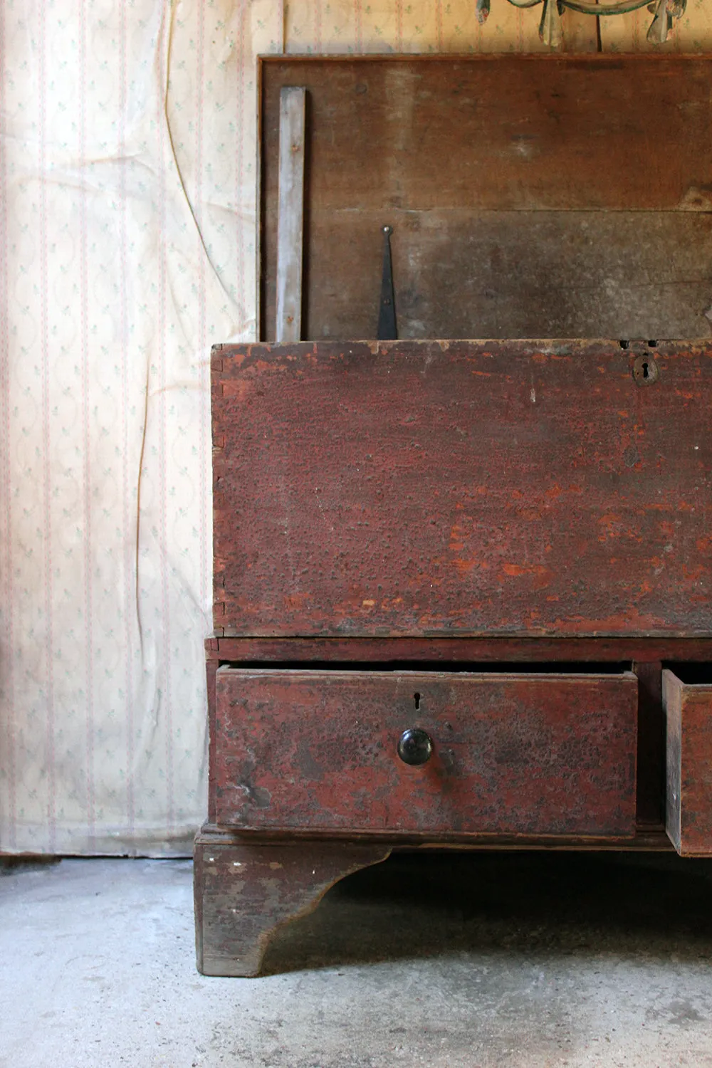 A Gorgeous George III Plum Painted Pine Mule Chest c.1800