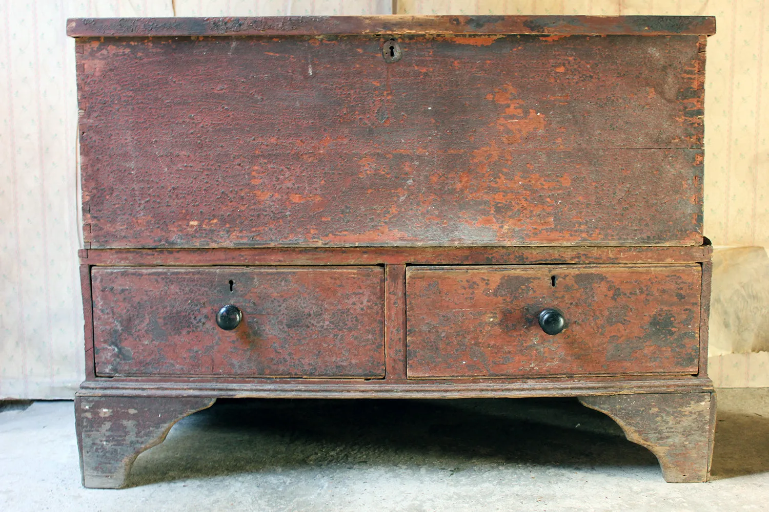 A Gorgeous George III Plum Painted Pine Mule Chest c.1800