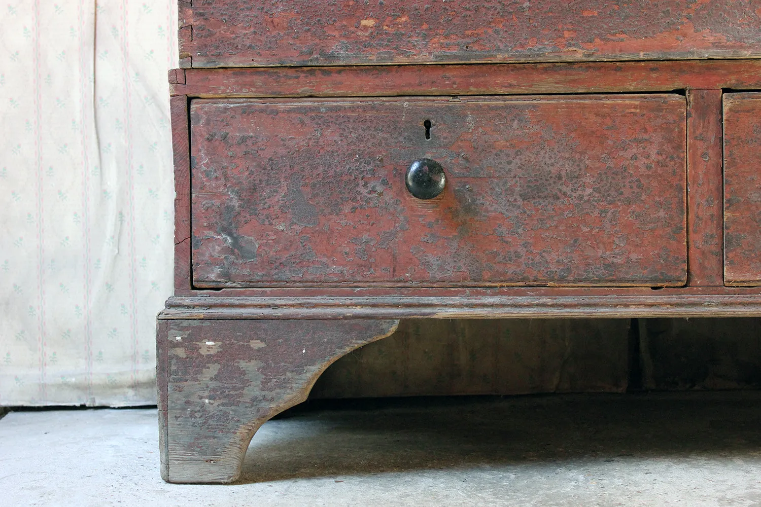 A Gorgeous George III Plum Painted Pine Mule Chest c.1800