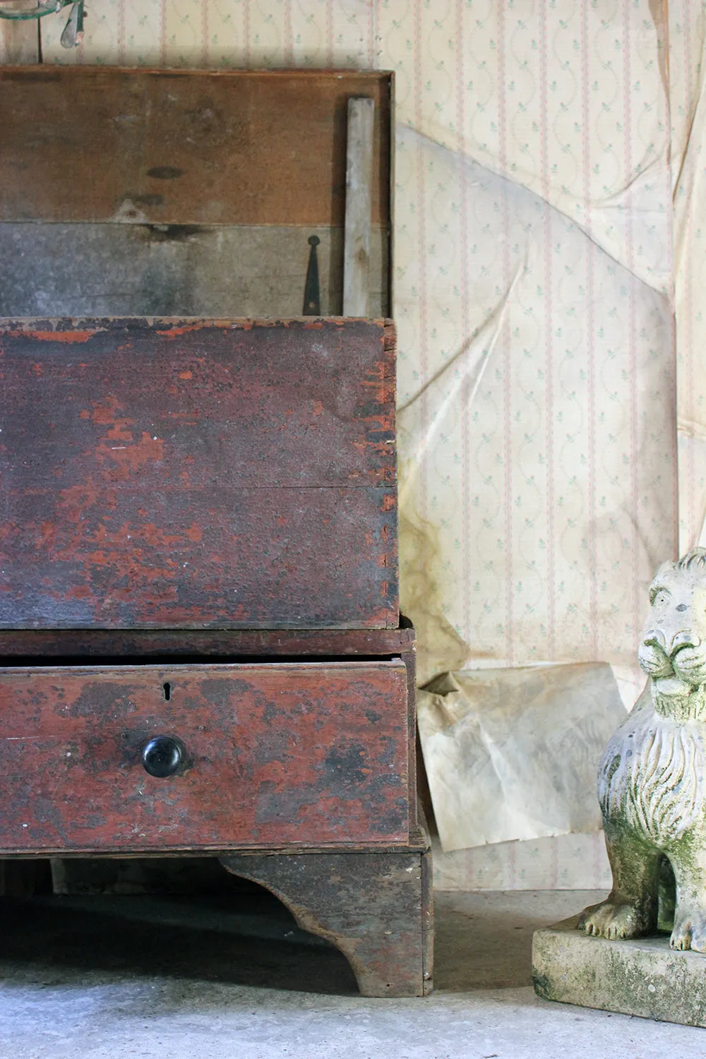 A Gorgeous George III Plum Painted Pine Mule Chest c.1800