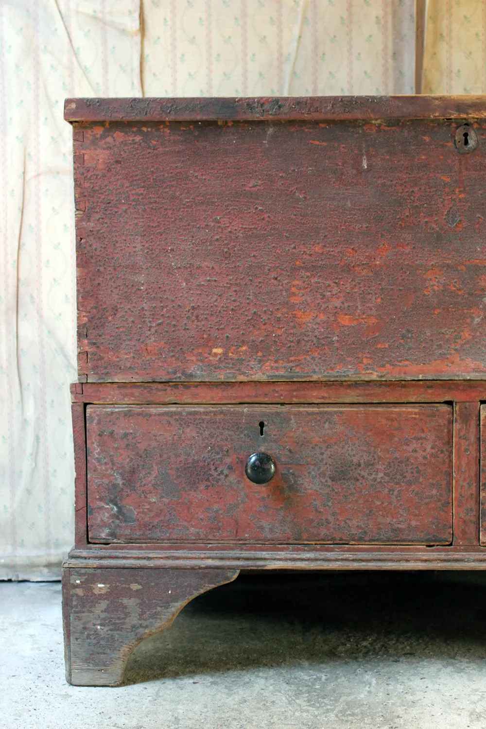 A Gorgeous George III Plum Painted Pine Mule Chest c.1800