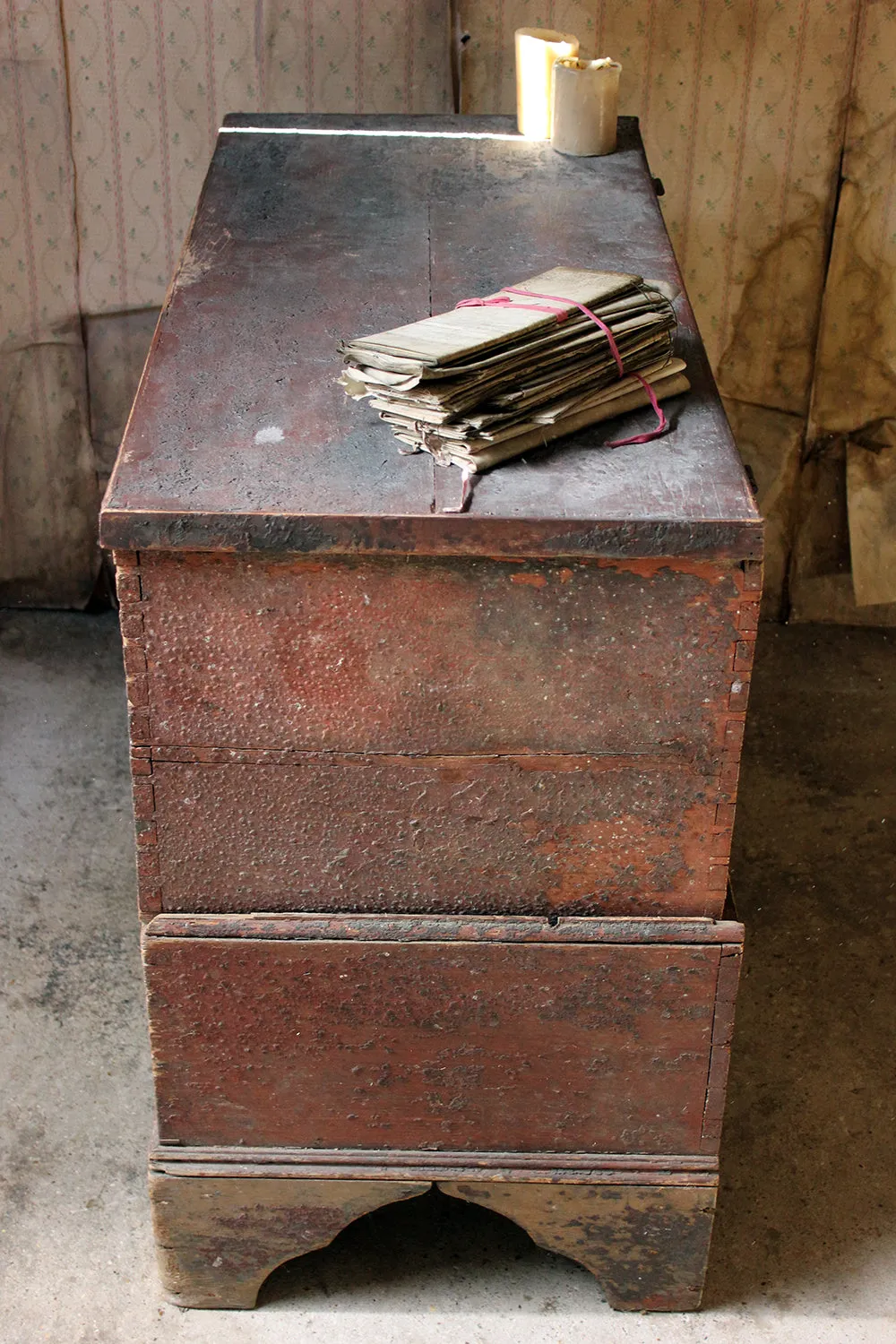 A Gorgeous George III Plum Painted Pine Mule Chest c.1800