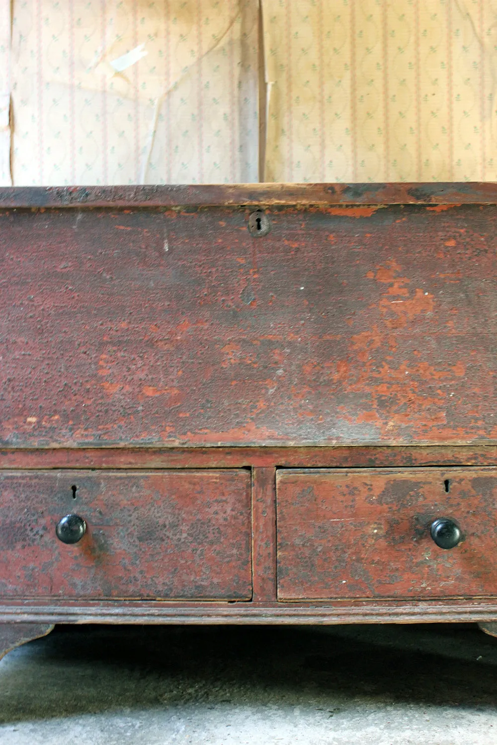 A Gorgeous George III Plum Painted Pine Mule Chest c.1800