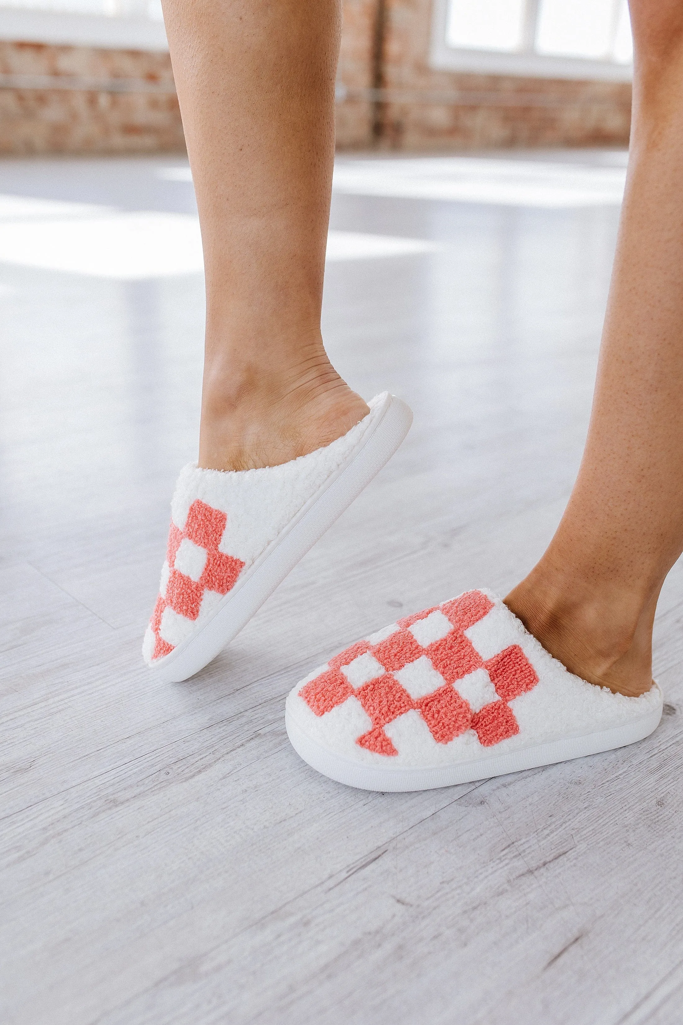 Checkered Print Fuzzy Slippers | PRE ORDER