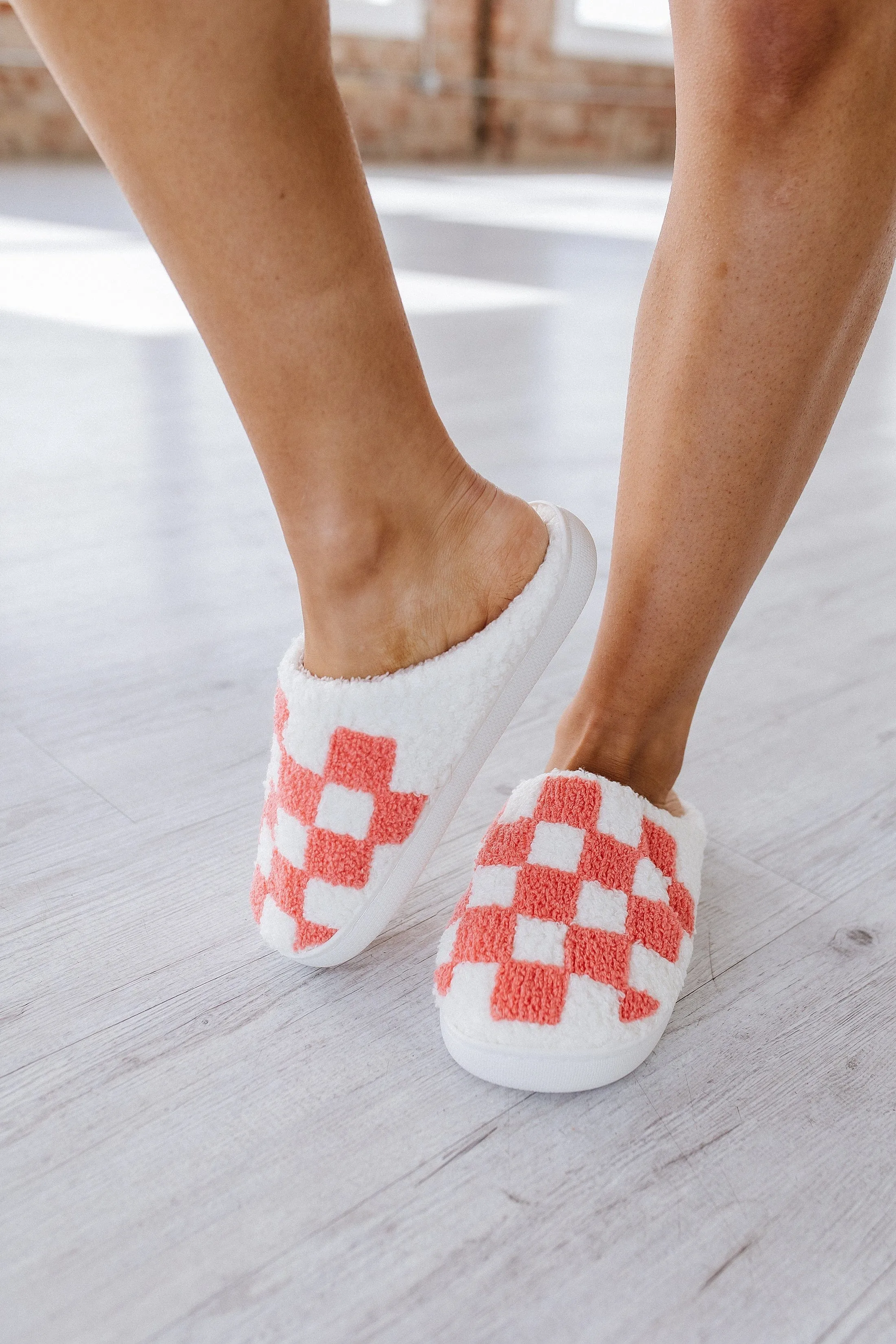 Checkered Print Fuzzy Slippers | PRE ORDER