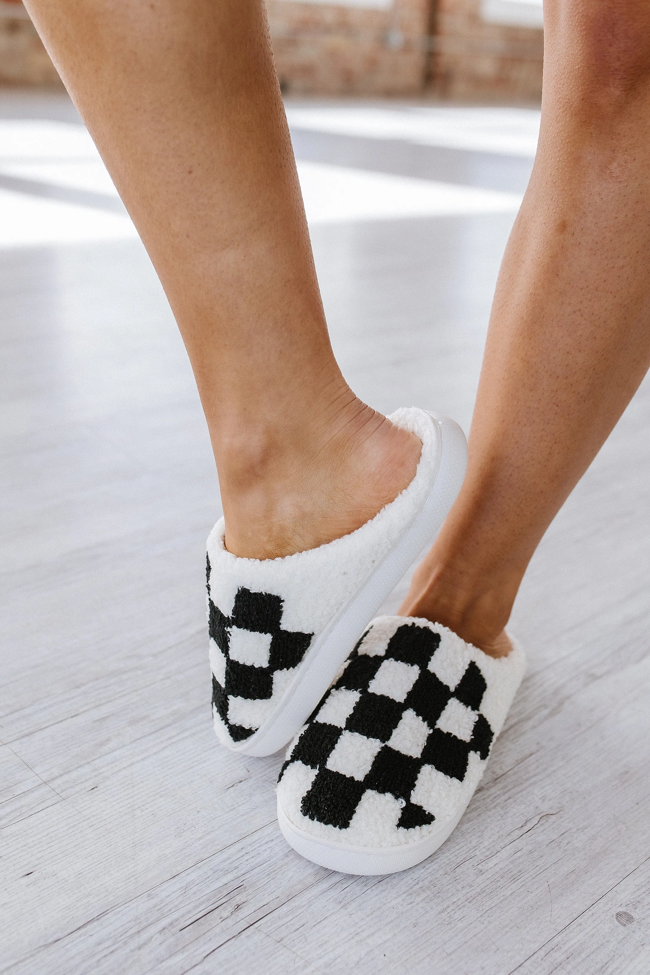 Checkered Print Fuzzy Slippers | PRE ORDER