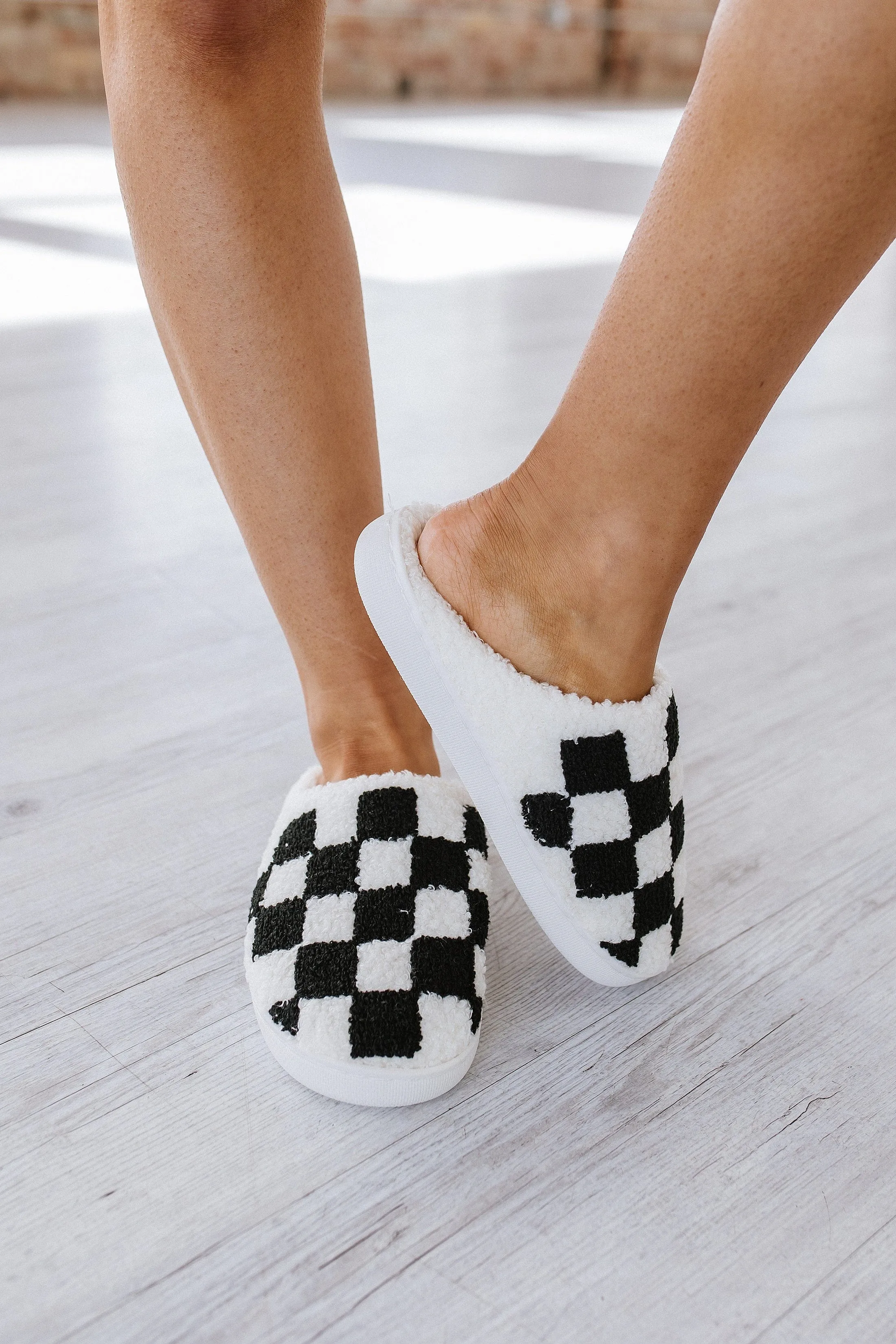 Checkered Print Fuzzy Slippers | PRE ORDER