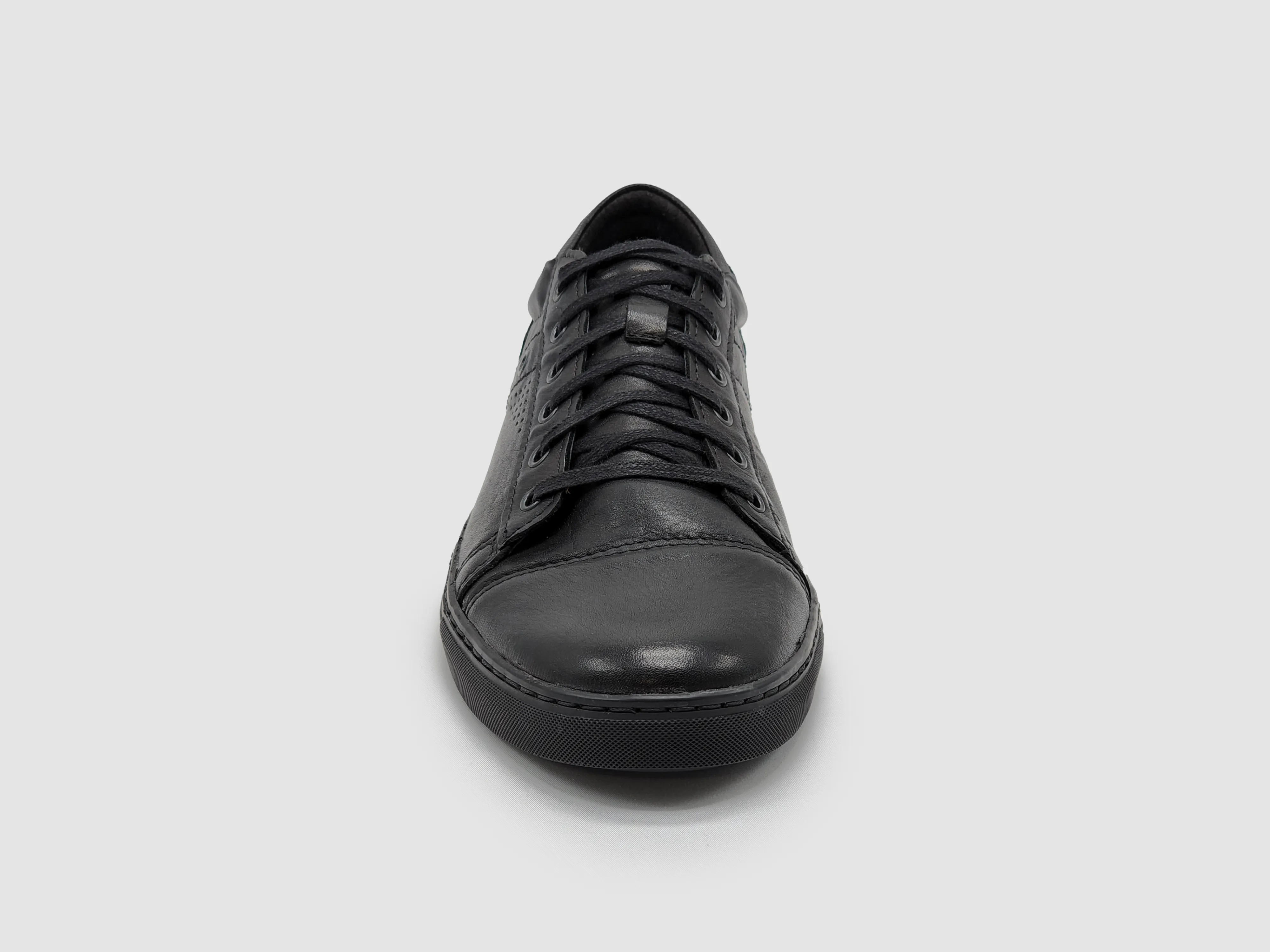 Men's Classic Leather Sneakers - Black