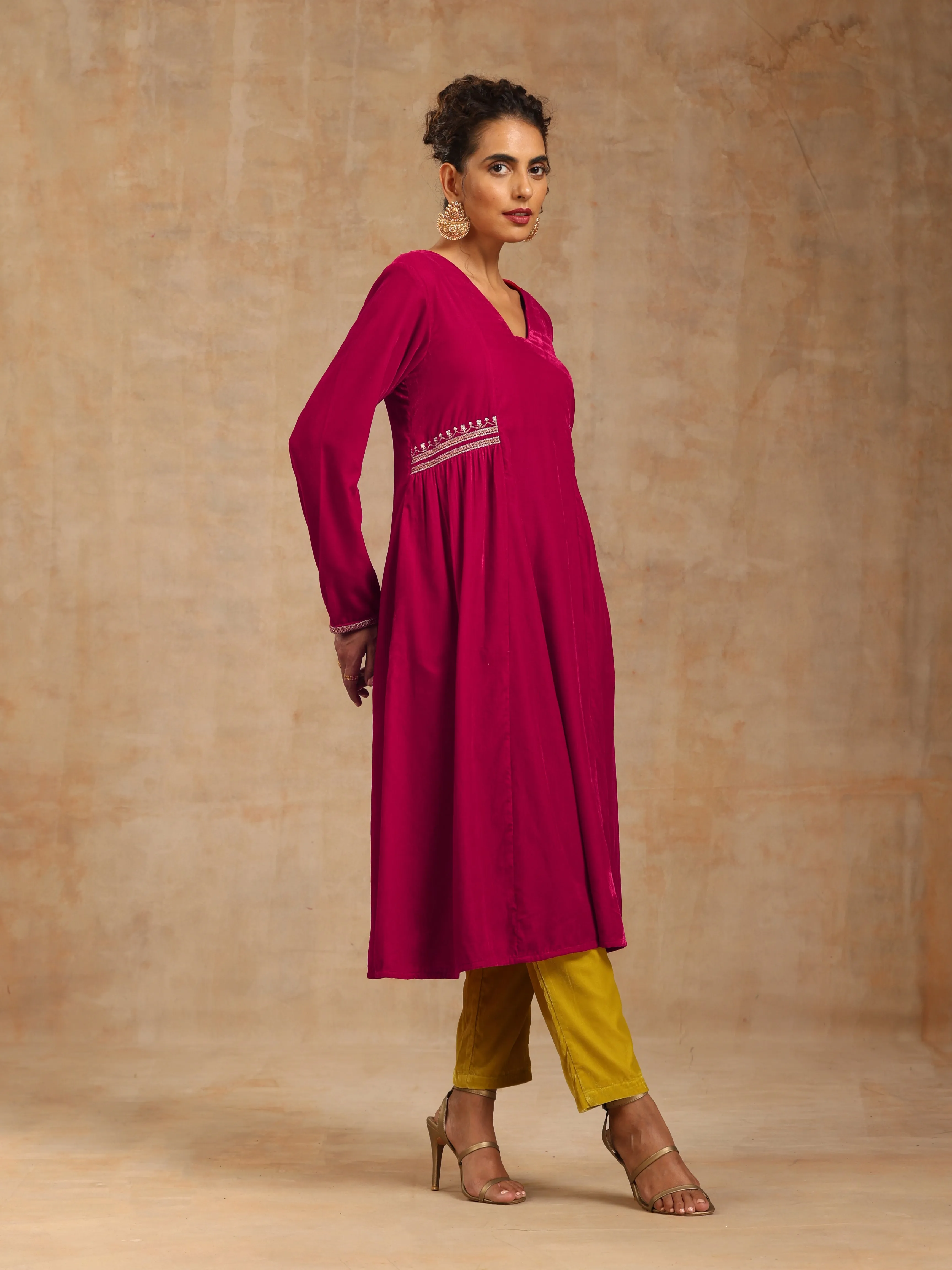 trueBrowns Rani Pink Velvet Embroidered Kurta