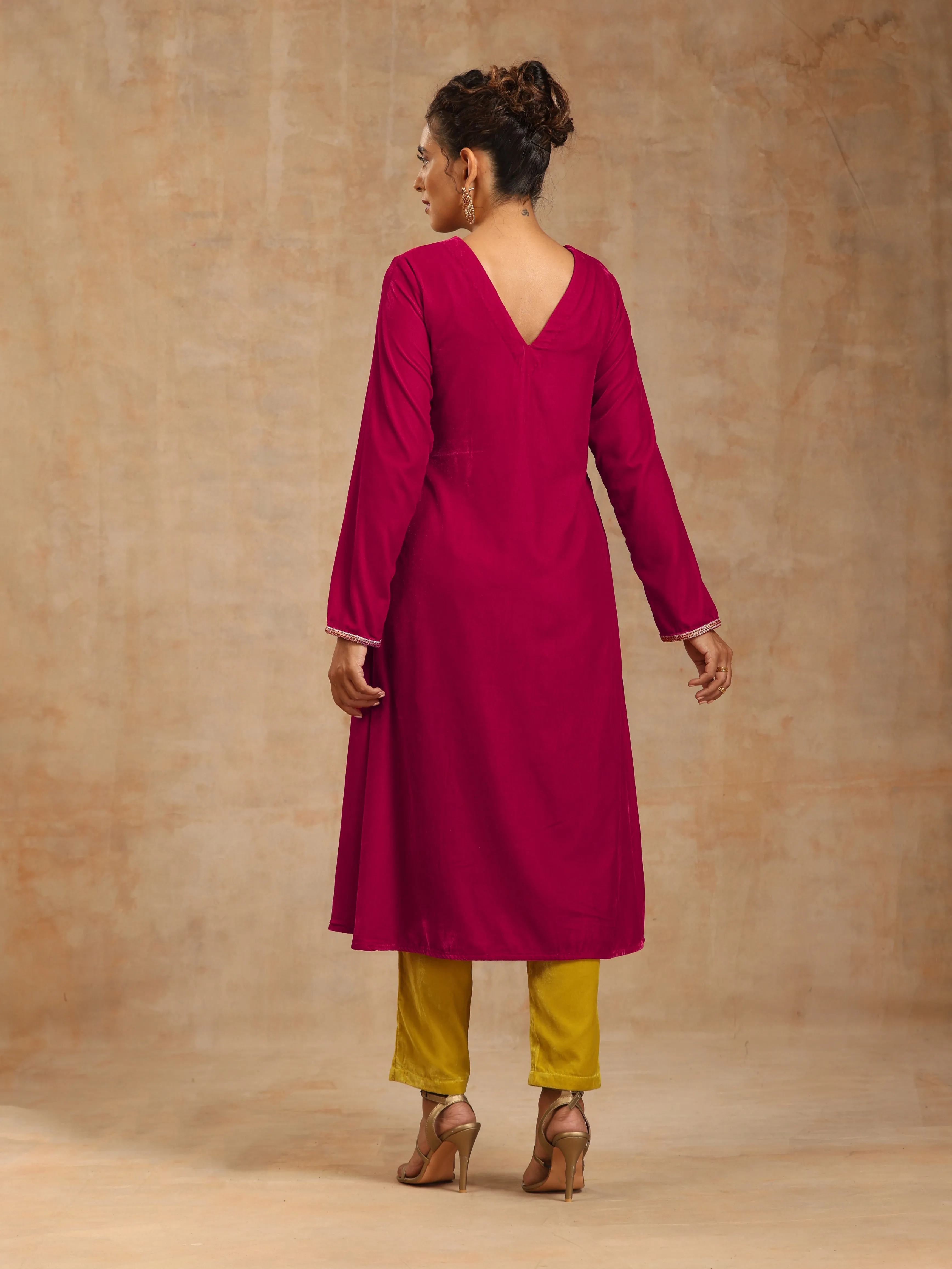 trueBrowns Rani Pink Velvet Embroidered Kurta